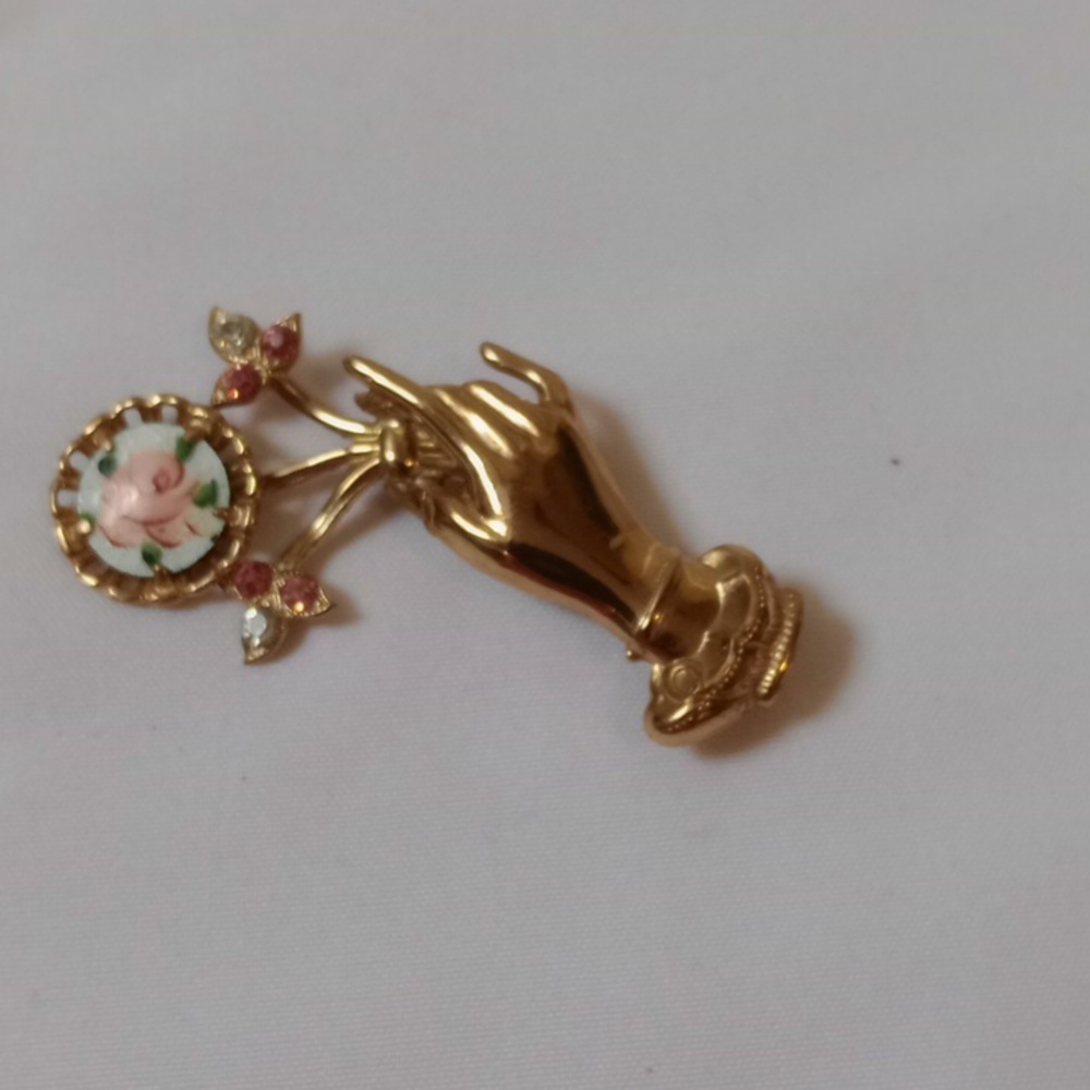 Vintage Coro Hand Brooch with Porcelain Rose – Gold Tone Floral Pin